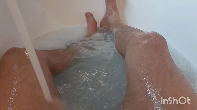 Hunky Guy Enjoys Solo Bath Pleasure