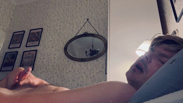 MikeySolos Gives Verbal Tease with Huge Cumshot