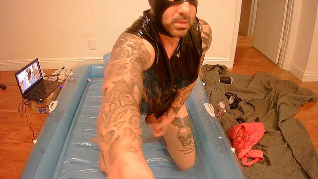 Muscular Top Dominates with Endless Thrusts