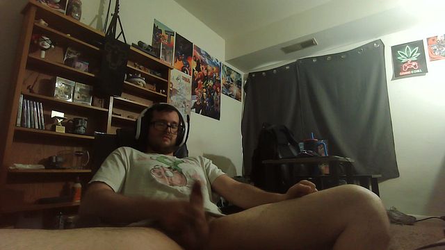 Solo Guy Jerks Off in Private Session