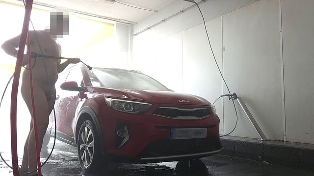 Gay Guy Exposes Himself at Car Wash