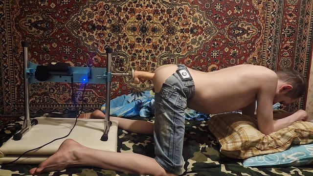 Sasha Earth Takes Rough Anal from Dildo Fuck Machine