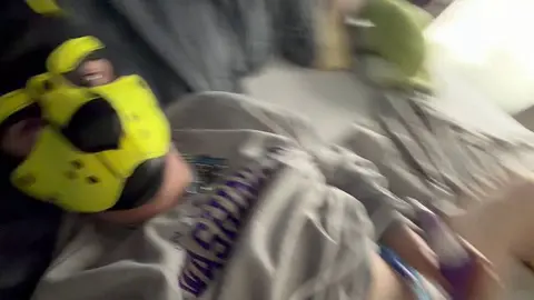 Twink in Diaper Plays with Buzz Wand and Cums