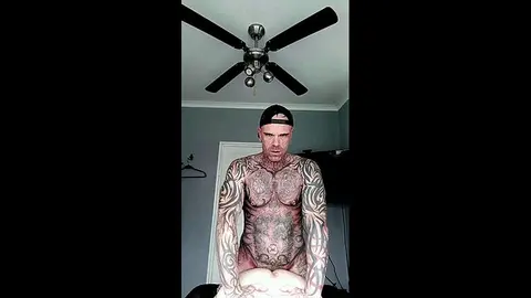 Guy Fucks While Making Eye Contact