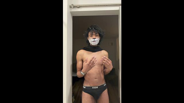 Lion Boy Crosswell Gives Intimate Meet & Greet