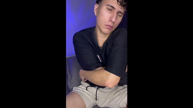 Sweaty Gay Boy in Silks Gets Off