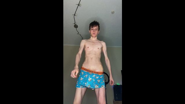 Twink Masturbates Before College