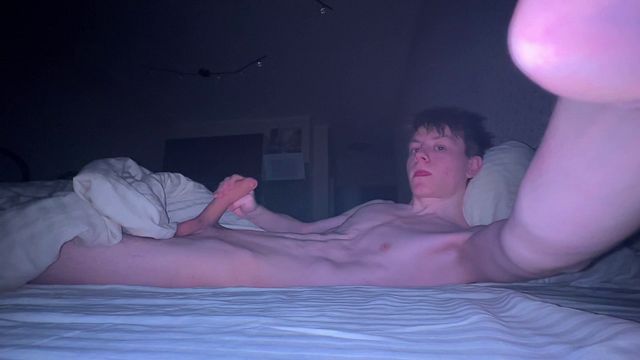 Cumshot Facial for Horny Bottom
