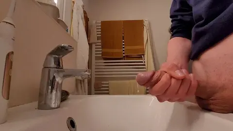 Muscular Guy Shoots Big Load in Cumshot Video