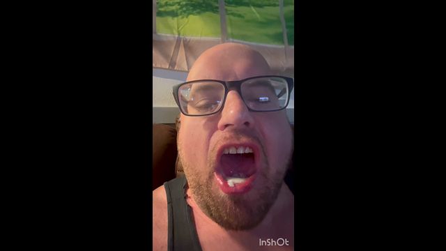 Gay Oral Sex in Quick 32 Second Clip