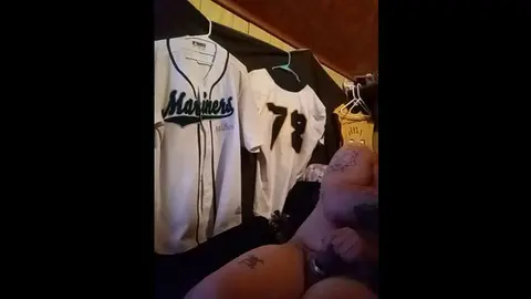 Guy Masturbates in Morning