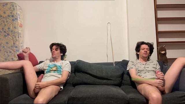 Solo Guy Jerks Off in Self-Pleasure Session
