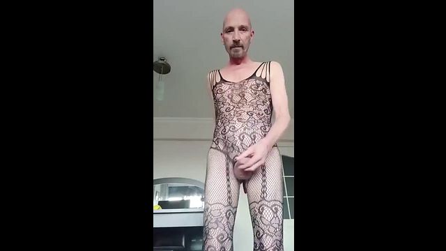 Sissy Boy Andrew Pardue Masturbates