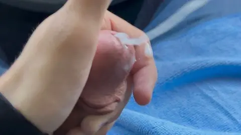 Guy Masturbates While Driving