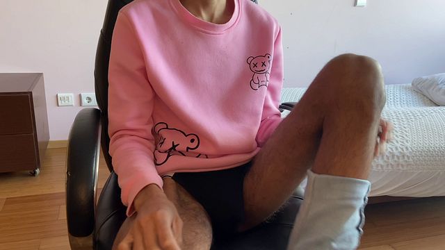 Young Guy Jerks Off on Cam in Jeans