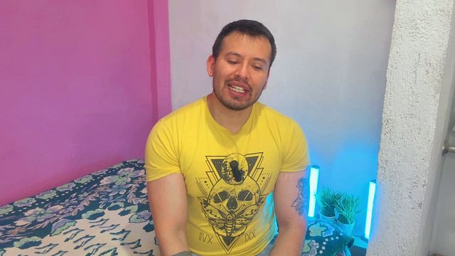 Daddy Fucks Me with 18cm Cock While Friend Away
