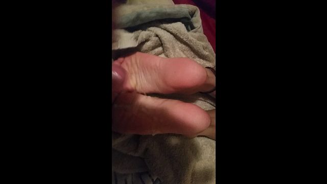 Slave Gets Cummed on Feet by Dominant Top