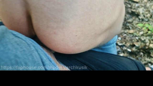 Twinks Fuck Bareback in Park During Breaks