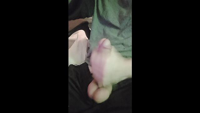 Twink Gives Big Cumshot in Rubbing Scene