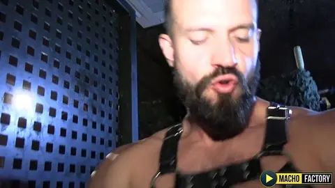 Andy Onasis Alternates Fucking Two Bottoms