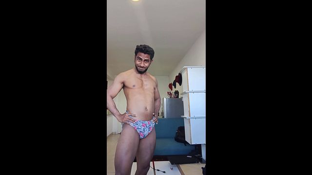 Ebony Bodybuilder Shows Off Muscles, Gets Naked