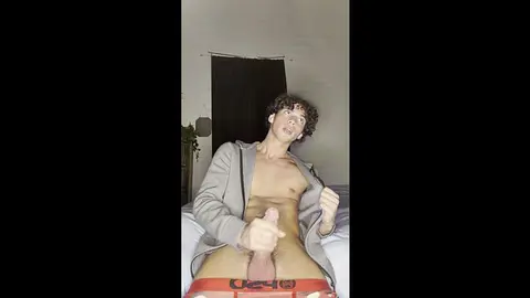 Teen Boy Masturbates to Cum