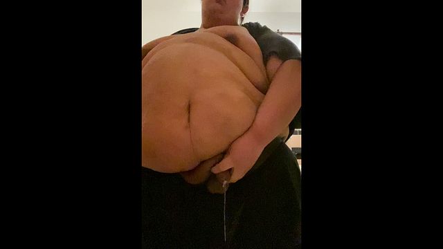 Chubby Guy Cums After Solo Play