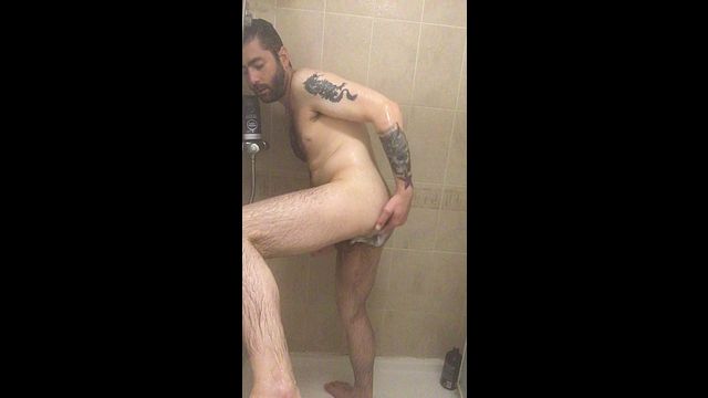 Solo Guy Masturbates in Shower