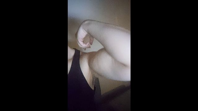 Muscular Daddy Shows Off Body