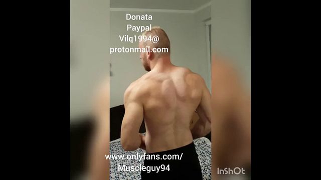 Muscular Guy Masturbates During Muscle Worship