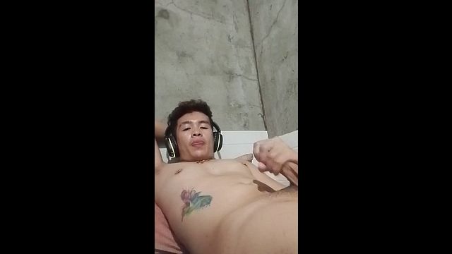 Filipino Guy Enjoys Jerking Off