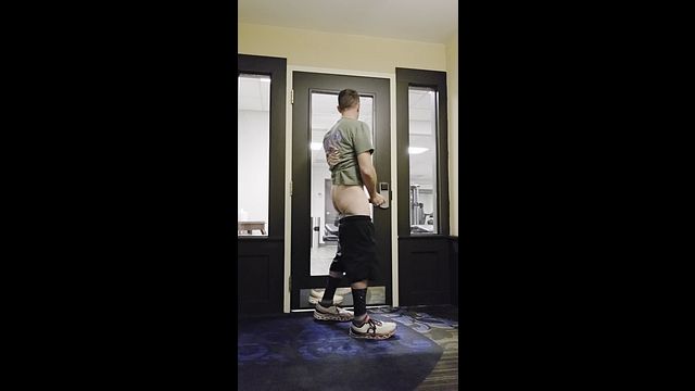 Public Hotel Blowjob Ends in Cumshot