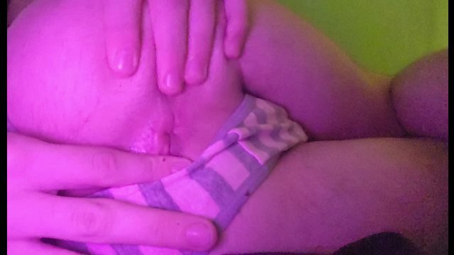 Solo Guy Fingers His Ass After Shower