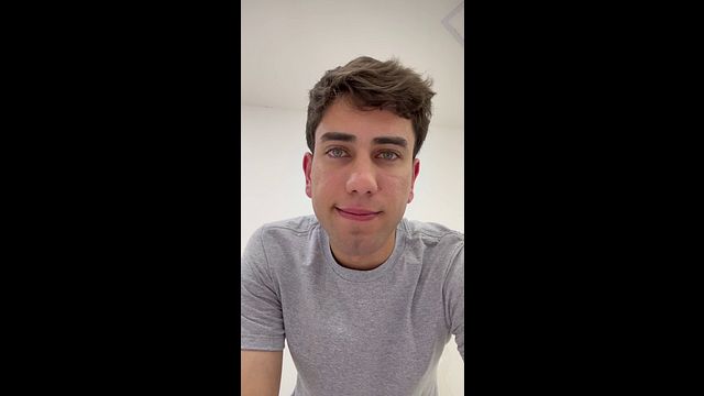 DJ Gets Oral Service from Admirer
