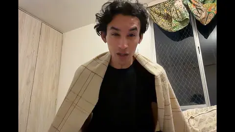 Gentleman Holds In Pee During Soft Conversation