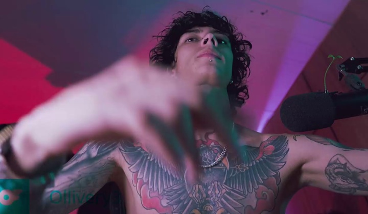 Tattooed Guy Jerks Off Until Cumming