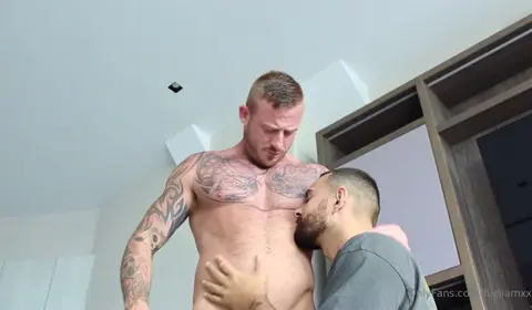 Straight Guy Gets Seduced by Gay Man