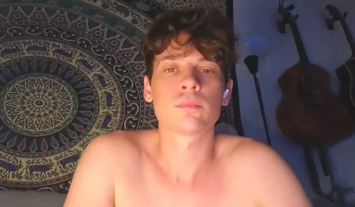 Hunk Eats Ass and Gets Engulfed by BBC