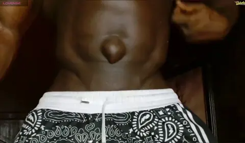 Muscle Guy Fucks Bareback in Locker Room