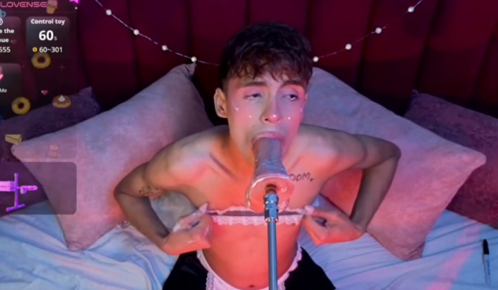 Young Guy Gives Intense Blowjob