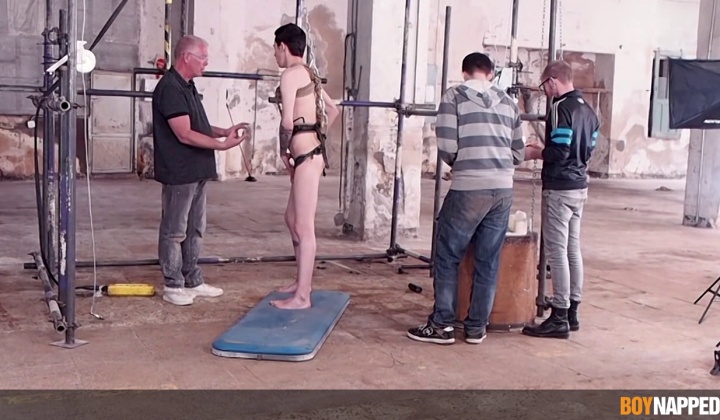 Twink Ashton Bradley Gets Fucked by Justin Tiempo