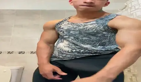 Muscular Jocks Engage in Deep Bareback Penetration