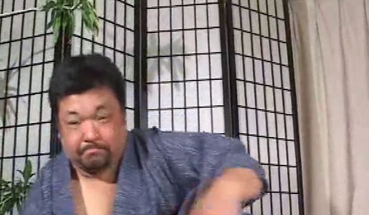 Japanese Bear Enjoys Solo Action