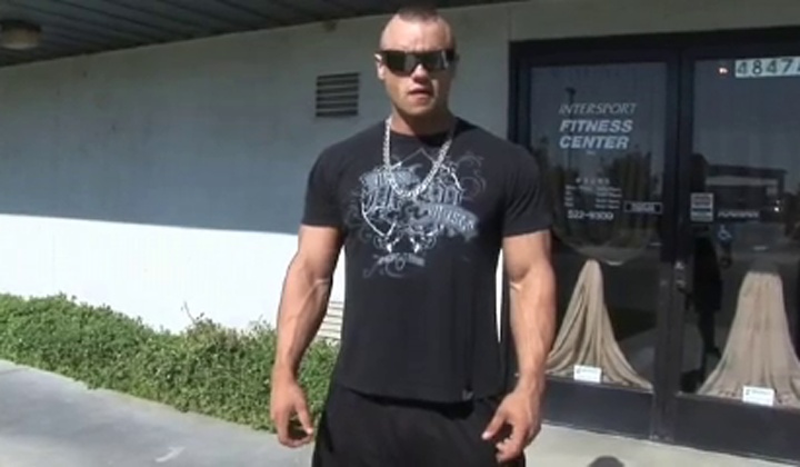 Muscle Guy Cody L. Gets Intense Blowjob