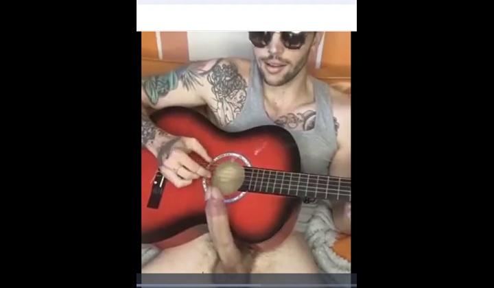 Skater Boy Gets Cummed On