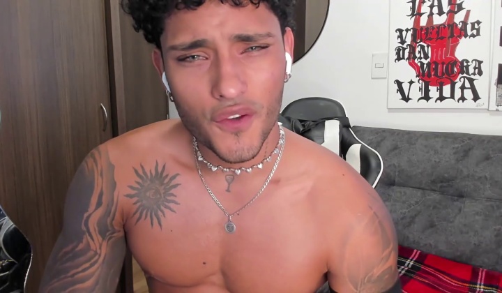 Solo Guy Uses Sex Toys to Cum