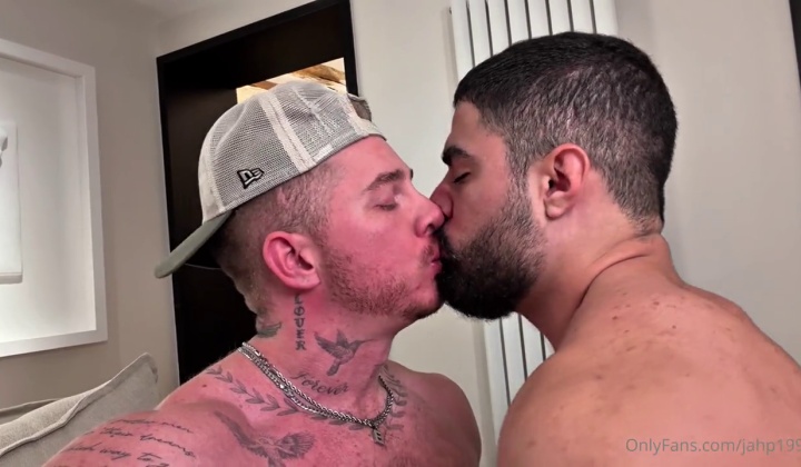 Evan and Juan in Passionate Gay Encounter