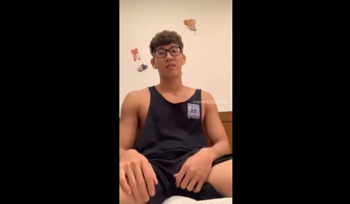 Straight Guy Interviewed and Seduced