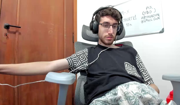 Nerdy Guy Shows Off Big Dick