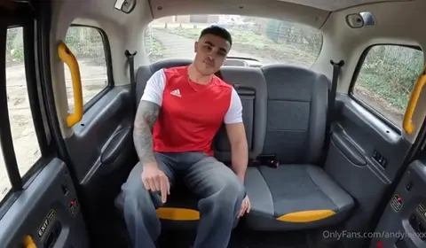 Gay Couple Gives Blowjob in Taxi Cab
